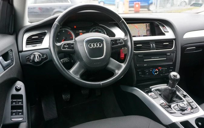 Audi A4 cena 37900 przebieg: 173000, rok produkcji 2011 z Brzozów małe 232